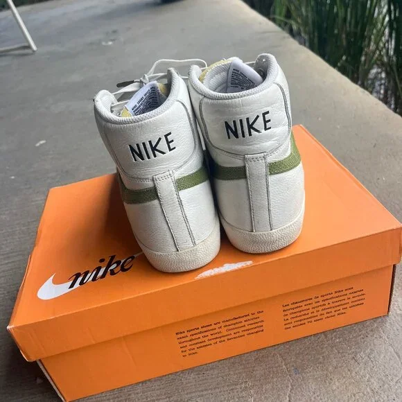 Men's Nike Blazer Mid '77 Vnt size 10 - Asparagus/Bone - Picture 4 of 10